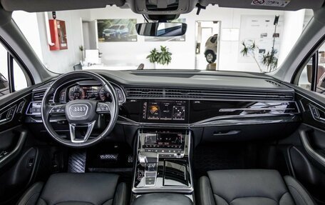 Audi Q7, 2021 год, 5 998 000 рублей, 29 фотография