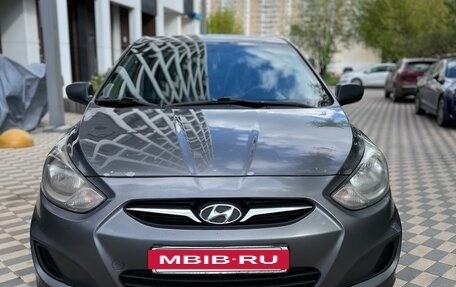 Hyundai Solaris II рестайлинг, 2012 год, 670 000 рублей, 8 фотография
