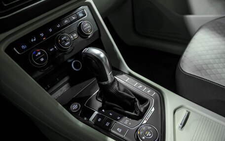 Volkswagen Tiguan II, 2017 год, 1 899 000 рублей, 11 фотография