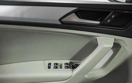 Volkswagen Tiguan II, 2017 год, 1 899 000 рублей, 12 фотография