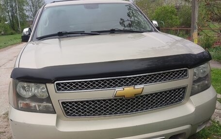Chevrolet Tahoe III, 2009 год, 1 250 000 рублей, 2 фотография