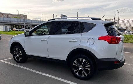 Toyota RAV4, 2015 год, 2 330 000 рублей, 5 фотография