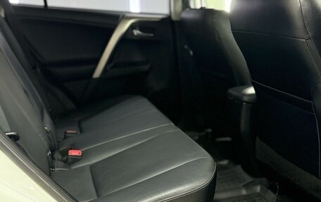 Toyota RAV4, 2015 год, 2 330 000 рублей, 16 фотография