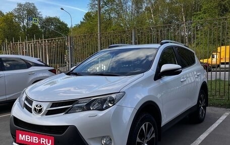 Toyota RAV4, 2015 год, 2 330 000 рублей, 3 фотография