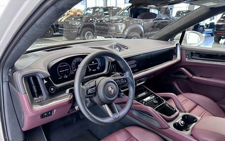 Porsche Cayenne III, 2025 год, 18 000 000 рублей, 16 фотография