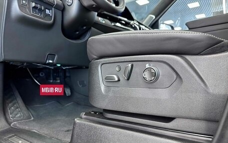Cadillac Escalade V, 2023 год, 16 099 999 рублей, 14 фотография