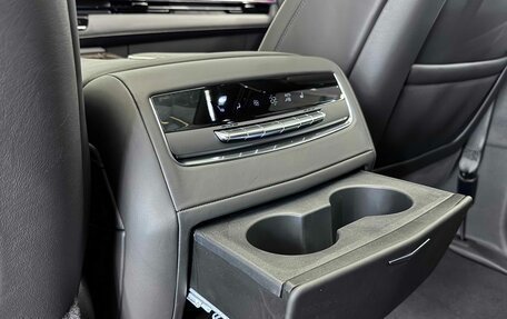 Cadillac Escalade V, 2023 год, 16 099 999 рублей, 30 фотография