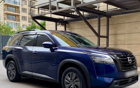 Nissan Pathfinder, 2022 год, 3 900 000 рублей, 3 фотография