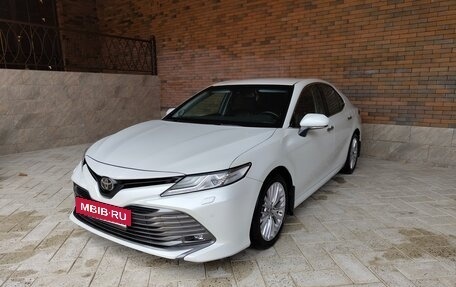 Toyota Camry, 2021 год, 3 200 000 рублей, 4 фотография