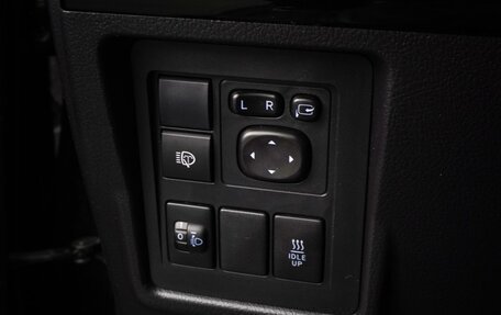 Toyota Land Cruiser Prado 150 рестайлинг 2, 2017 год, 4 329 000 рублей, 18 фотография