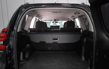 Toyota Land Cruiser Prado 150 рестайлинг 2, 2017 год, 4 329 000 рублей, 22 фотография