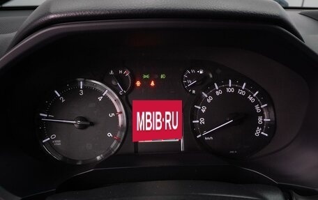 Toyota Land Cruiser Prado 150 рестайлинг 2, 2017 год, 4 329 000 рублей, 12 фотография