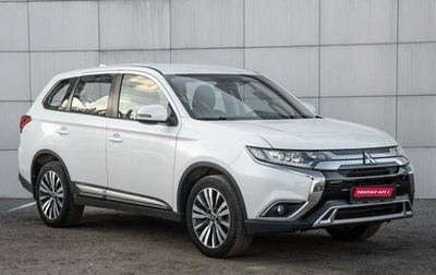 Mitsubishi Outlander III рестайлинг 3, 2018 год, 1 900 000 рублей, 1 фотография