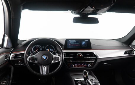 BMW 5 серия, 2018 год, 5 298 000 рублей, 6 фотография