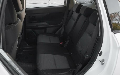 Mitsubishi Outlander III рестайлинг 3, 2018 год, 1 900 000 рублей, 9 фотография
