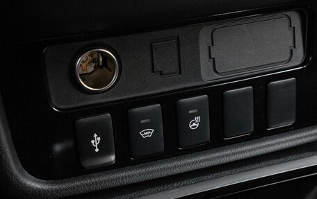 Mitsubishi Outlander III рестайлинг 3, 2018 год, 1 900 000 рублей, 16 фотография