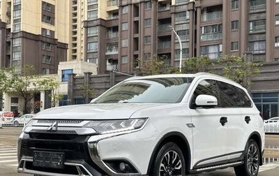 Mitsubishi Outlander III рестайлинг 3, 2021 год, 2 100 000 рублей, 1 фотография