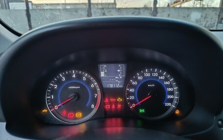 Hyundai Solaris II рестайлинг, 2016 год, 650 000 рублей, 15 фотография