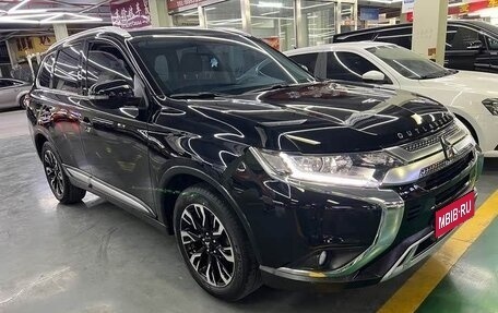 Mitsubishi Outlander III рестайлинг 3, 2021 год, 1 937 000 рублей, 1 фотография