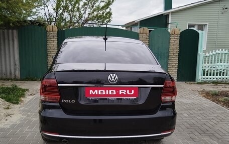 Volkswagen Polo VI (EU Market), 2017 год, 1 350 000 рублей, 2 фотография