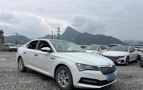 Skoda Superb III рестайлинг, 2021 год, 2 030 000 рублей, 3 фотография