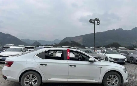Skoda Superb III рестайлинг, 2021 год, 2 030 000 рублей, 4 фотография