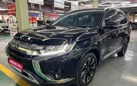 Mitsubishi Outlander III рестайлинг 3, 2021 год, 1 937 000 рублей, 3 фотография