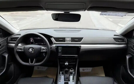 Skoda Superb III рестайлинг, 2021 год, 2 160 000 рублей, 10 фотография