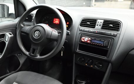 Volkswagen Polo VI (EU Market), 2012 год, 800 000 рублей, 11 фотография