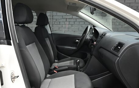 Volkswagen Polo VI (EU Market), 2012 год, 800 000 рублей, 10 фотография