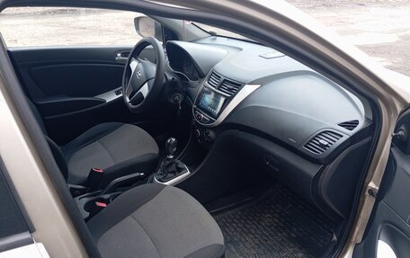 Hyundai Solaris II рестайлинг, 2011 год, 545 000 рублей, 10 фотография