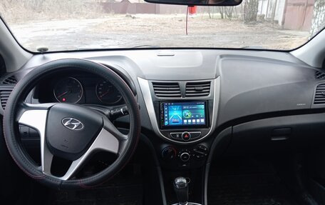 Hyundai Solaris II рестайлинг, 2011 год, 545 000 рублей, 11 фотография