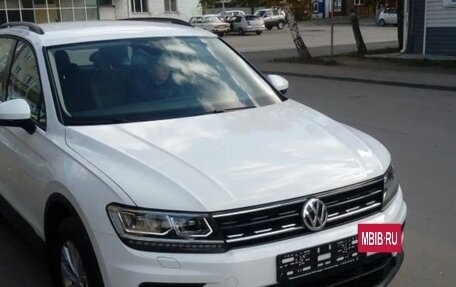 Volkswagen Tiguan II, 2020 год, 2 900 000 рублей, 6 фотография