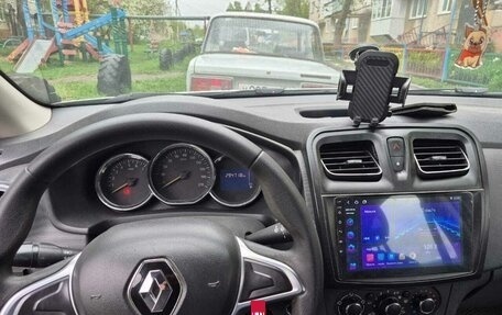 Renault Logan II, 2018 год, 730 000 рублей, 4 фотография