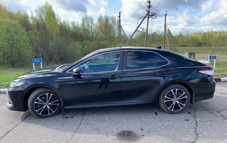Toyota Camry, 2021 год, 2 600 000 рублей, 4 фотография
