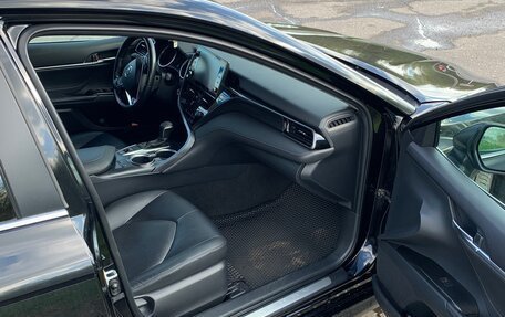 Toyota Camry, 2021 год, 2 600 000 рублей, 9 фотография