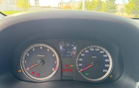 Hyundai Solaris II рестайлинг, 2014 год, 1 200 000 рублей, 5 фотография