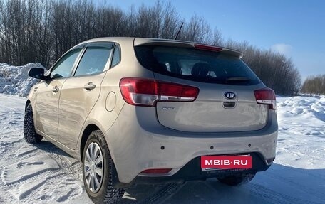 KIA Rio III рестайлинг, 2015 год, 850 000 рублей, 24 фотография