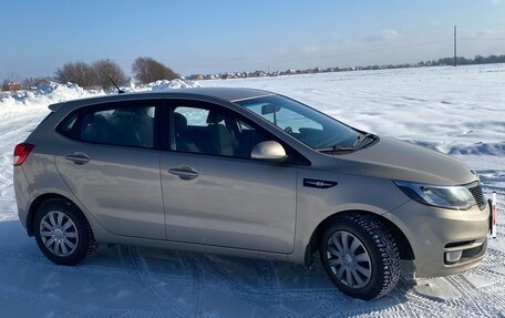 KIA Rio III рестайлинг, 2015 год, 850 000 рублей, 33 фотография