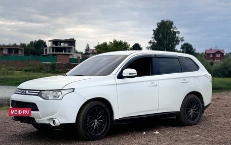 Mitsubishi Outlander III рестайлинг 3, 2012 год, 1 499 000 рублей, 4 фотография