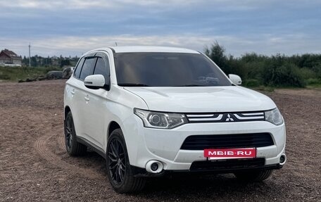 Mitsubishi Outlander III рестайлинг 3, 2012 год, 1 499 000 рублей, 5 фотография
