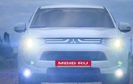 Mitsubishi Outlander III рестайлинг 3, 2012 год, 1 499 000 рублей, 3 фотография