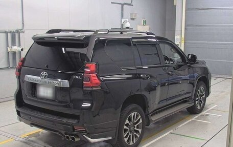 Toyota Land Cruiser Prado 150 рестайлинг 2, 2022 год, 3 810 000 рублей, 2 фотография