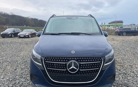 Mercedes-Benz V-Класс, 2025 год, 17 790 000 рублей, 2 фотография