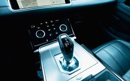 Land Rover Range Rover Evoque II, 2022 год, 2 955 000 рублей, 10 фотография