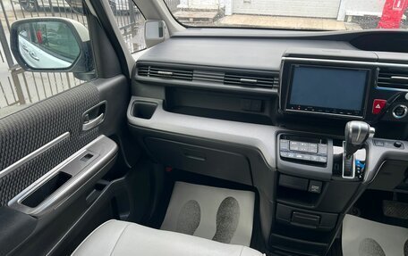 Honda Stepwgn IV, 2016 год, 1 999 000 рублей, 15 фотография