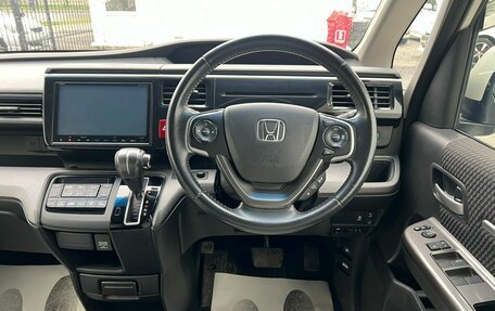 Honda Stepwgn IV, 2016 год, 1 999 000 рублей, 18 фотография