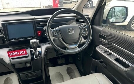 Honda Stepwgn IV, 2016 год, 1 999 000 рублей, 16 фотография