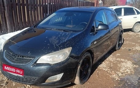Opel Astra J, 2011 год, 590 000 рублей, 1 фотография