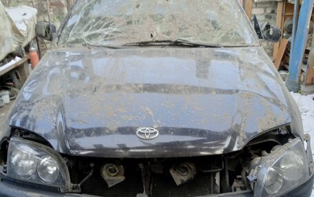 Toyota Avensis III рестайлинг, 2001 год, 180 000 рублей, 1 фотография